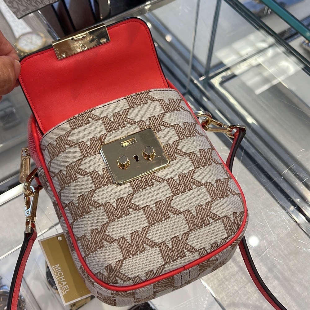 Michael Kors Sloan Editor Small Phone Logo Jacquard Crossbody
Grapefruit Multi - Picture 3 of 16